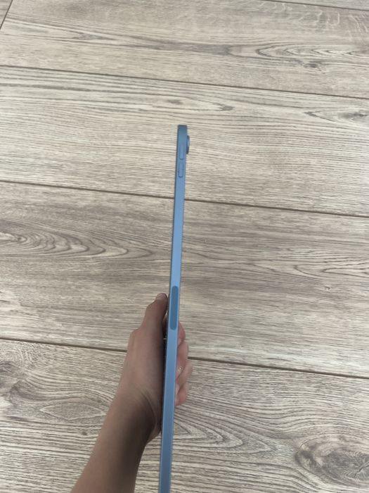 Ipad air 5 хорошое состояние,