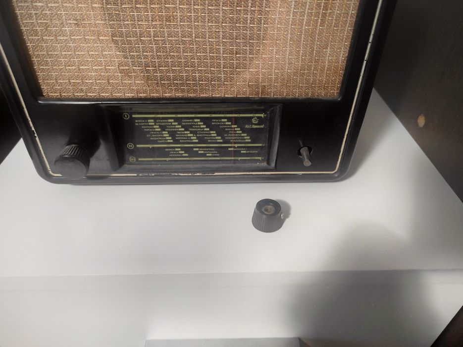 Старо Бакелитно Радио Елпром Кл. Ворошилов 504