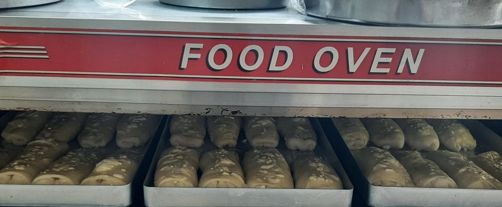 Продавам професионална фурна побира 3 броя тави 60х40