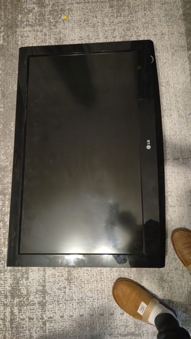 Televizor LG 37LF2500 - 94 cm - Full HD