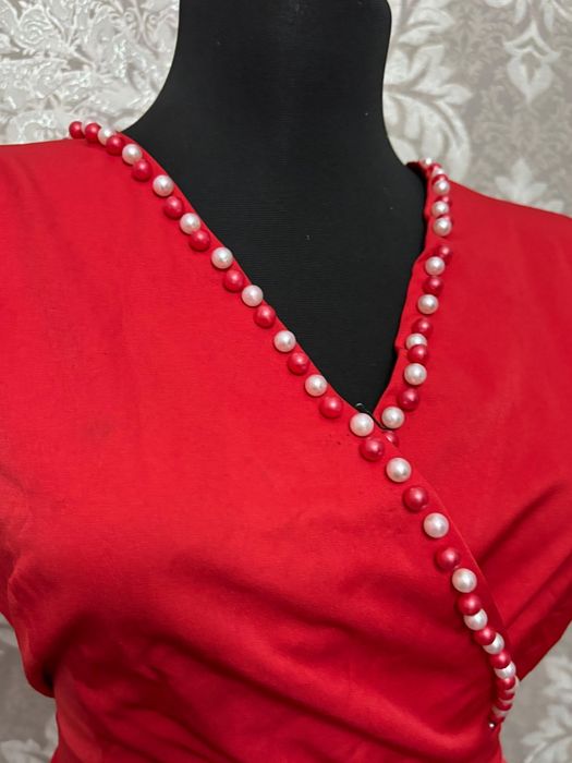 Продам платья пару раз одетые