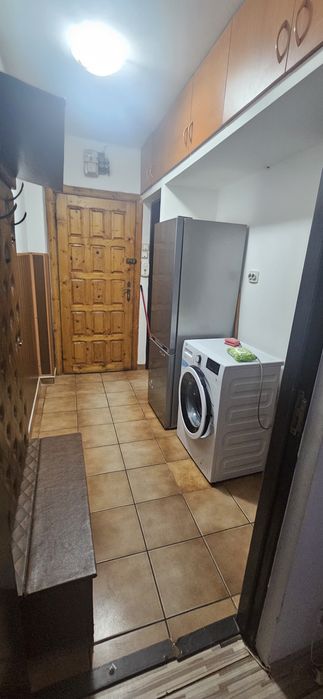 Închiriez apartament