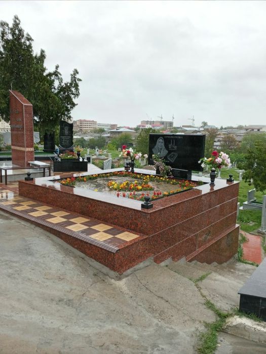 Эксклюзивные и стандартные памятники, собственная производства