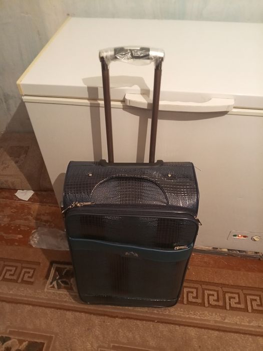 Продам чемодан новый  35к