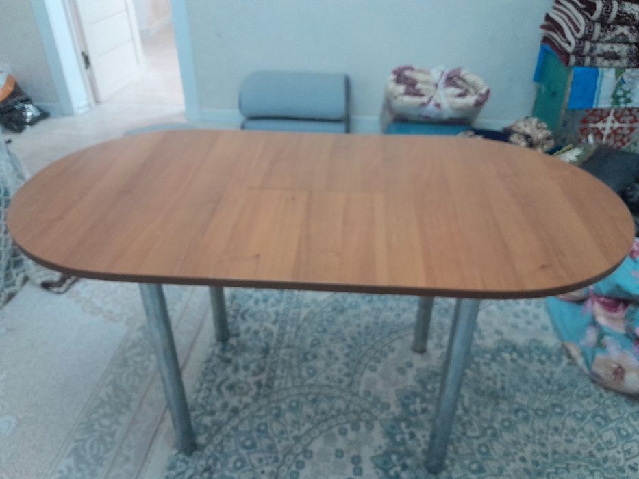 Продам стол деревяный