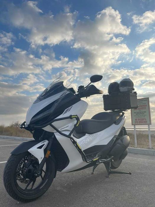 Макси Скутер Zontes 350E
