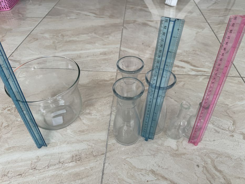 стъклени вази и чаши