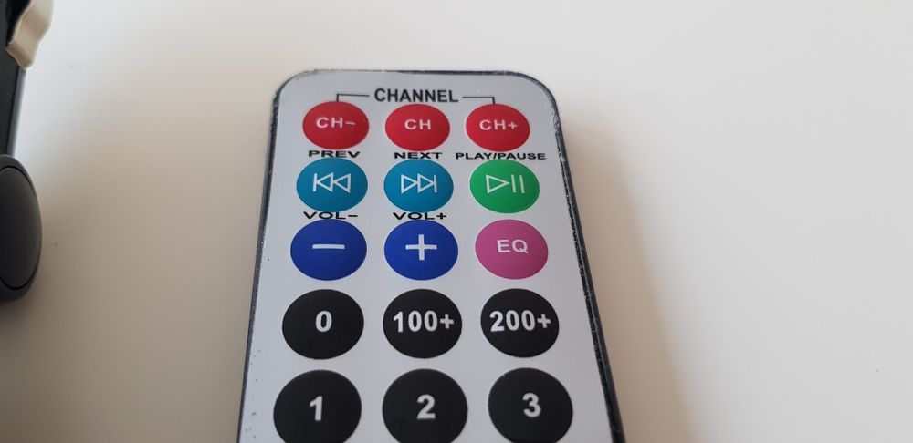 Mp3 auto cu emisie pe frecvență radio