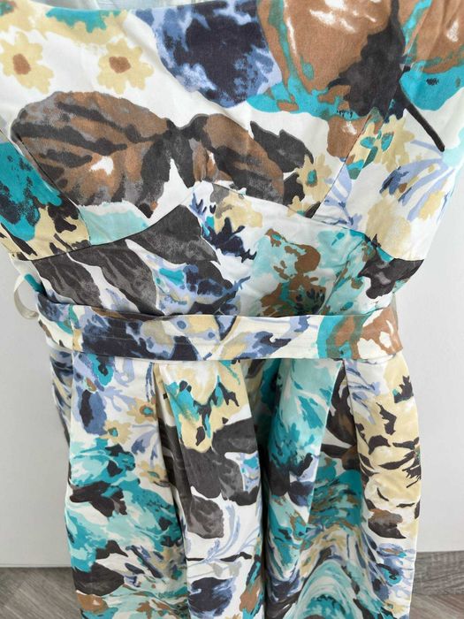 Дълга официална рокля в тъмно син цвят