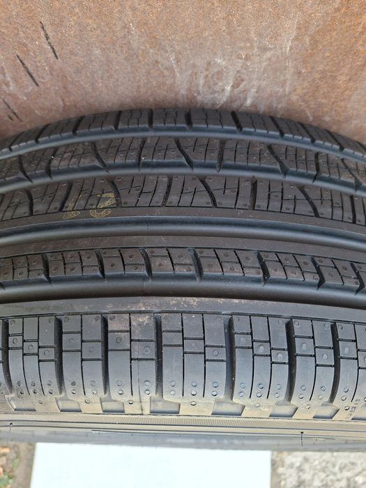 Продам шину 235/60/18 пирелли
