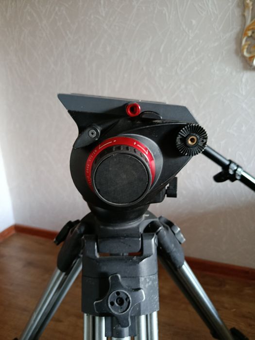 Штатив manfrotto