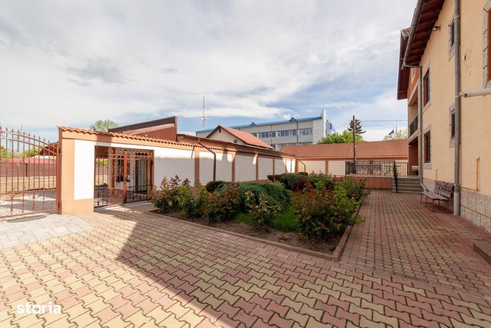 Casa spatioasa cu 8 camere - Pitesti - 0% Comision