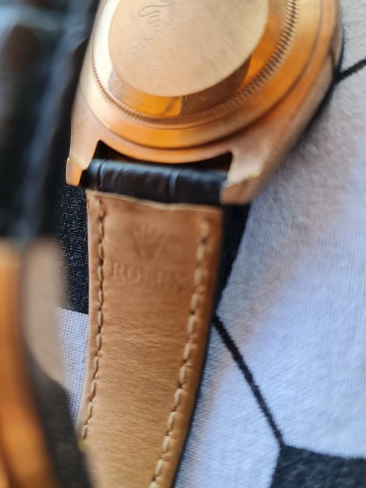 Vind ceas automatic   Daytona,clona fidela  verifica seria.