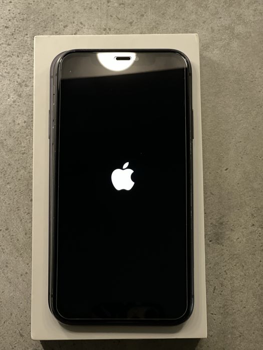 iPhone 11   64GB