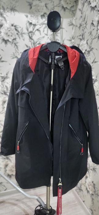 Куртки,пуховики женские