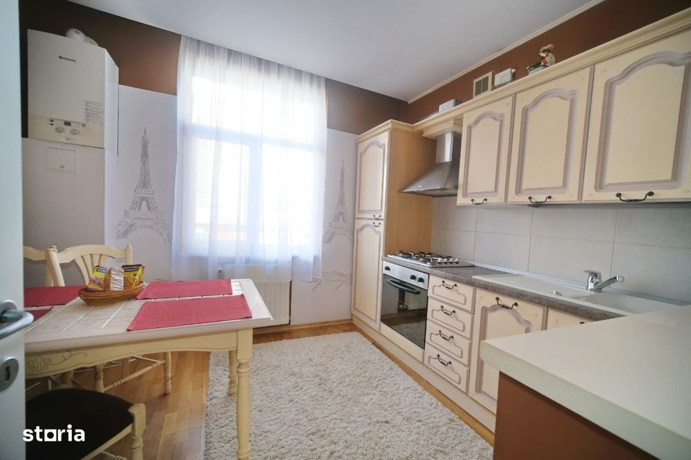 2 camere Centru, frumos amenajat, 650 EUR