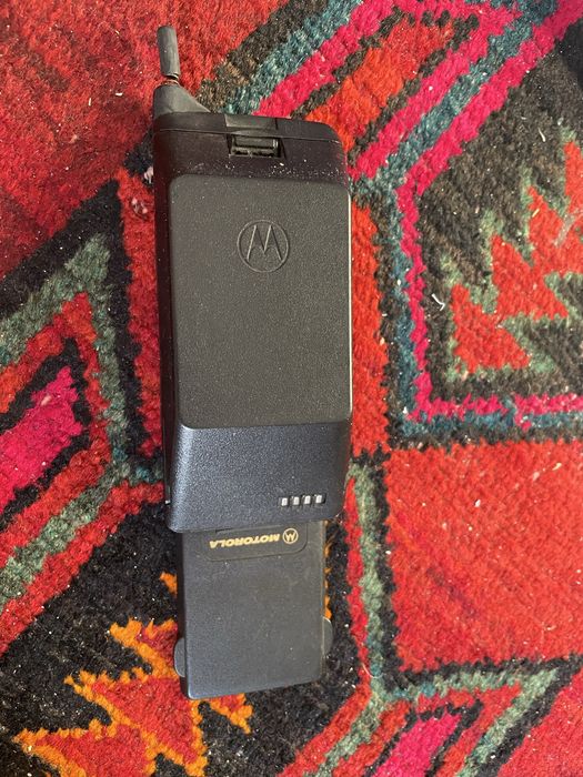 MOTOROLA MicroTac Телефон из 90х