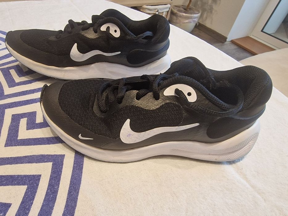 Маратонки Nike 35номер