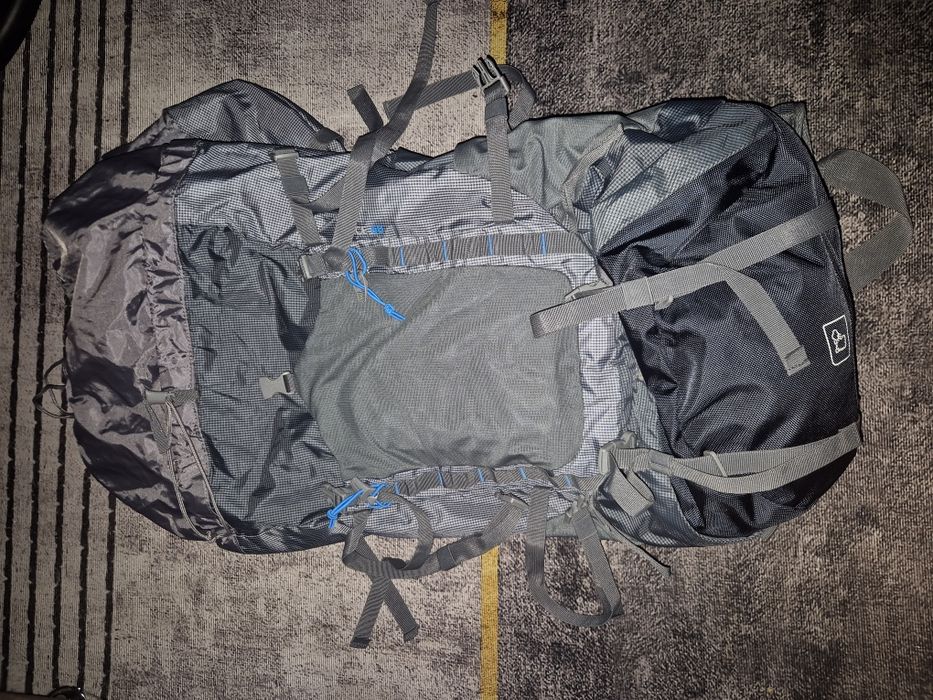 Продам рюкзак треккинговый. Outventure Trace 60