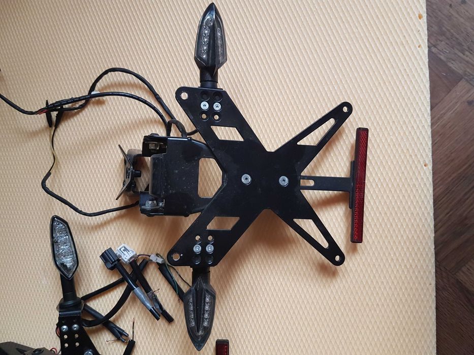 suporti placuta inmatriculare Yamaha R1  2015-2025