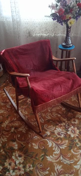 Стол полированный,Столик переносной, на колесиках,