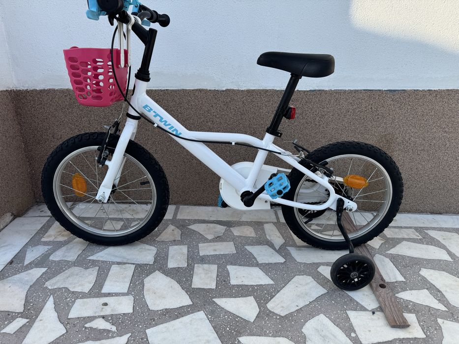 Titlu OLX  B’TWIN Inuit 100 16” – Bicicletă copii + roți ajutătoare + coș