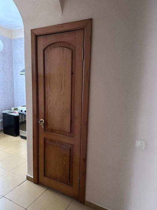 Продаю деревянные двери