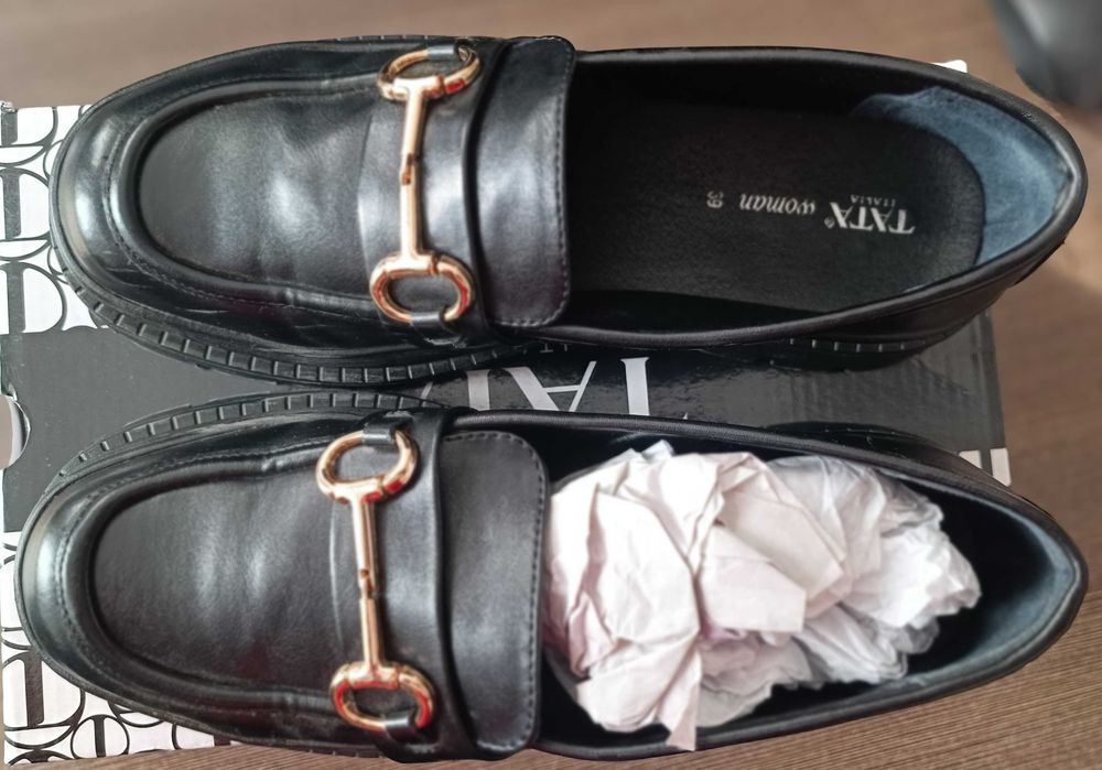 Продавам чисто нови дамски обувки Clarks номер 41