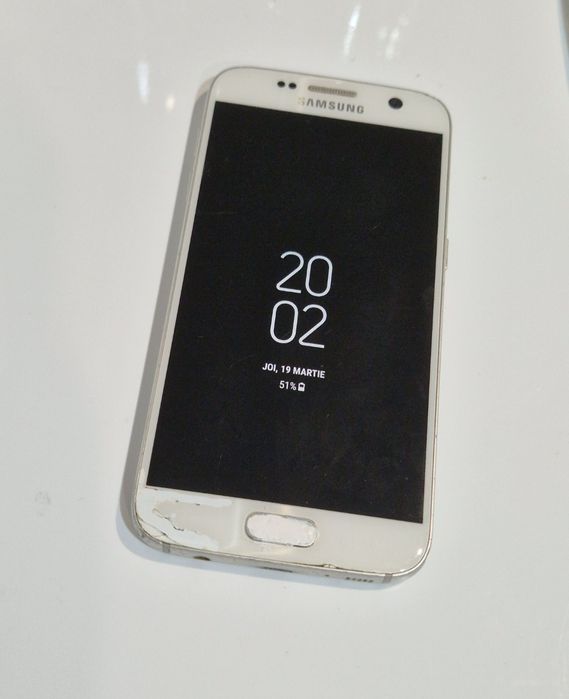 Telefon Samsung s7 cu spatele fisurat