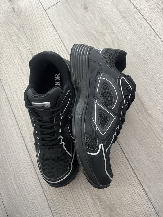 Dior b30 shoes.