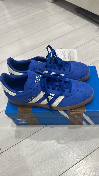 Продам кроссовки Adidas gazelle оригинал