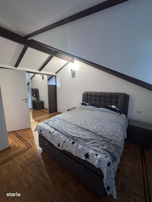 Casa individuala cu garaj si foisor, centru- Horodnic de Sus
