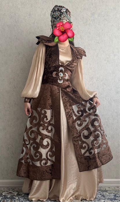 Қазақша тіктірілген көйлек.