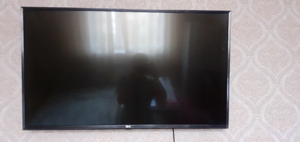 Телевизор LG  108/43