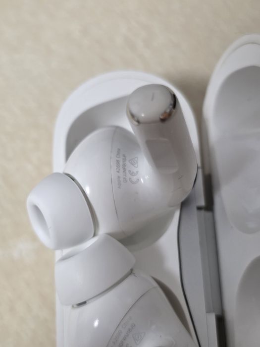 Airpods pro 2 cu casti inlocuite pe garantie