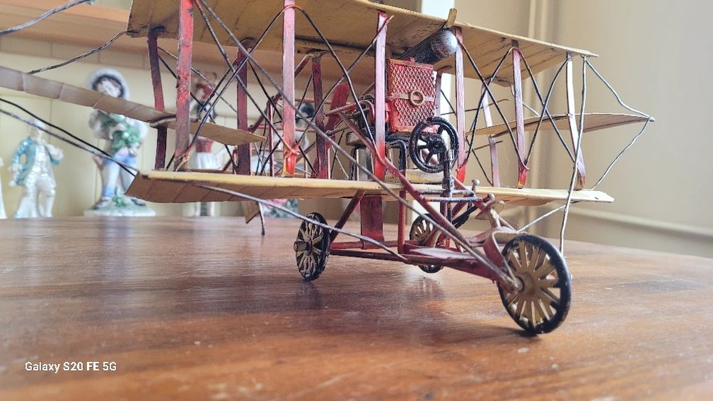 Метален макет на самолет,ръчно изработен