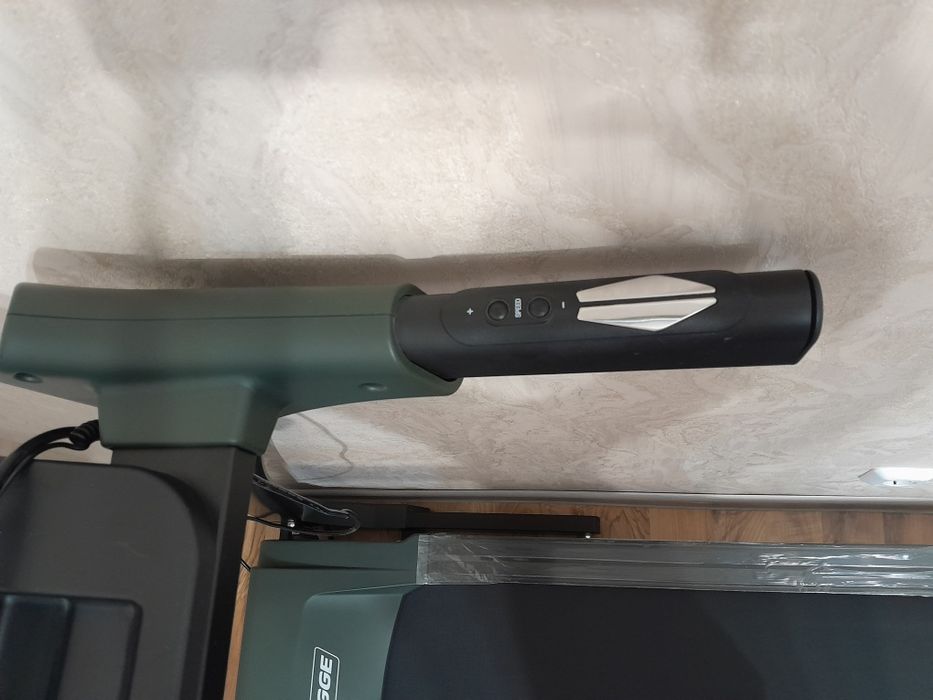 Продам беговую дорожку