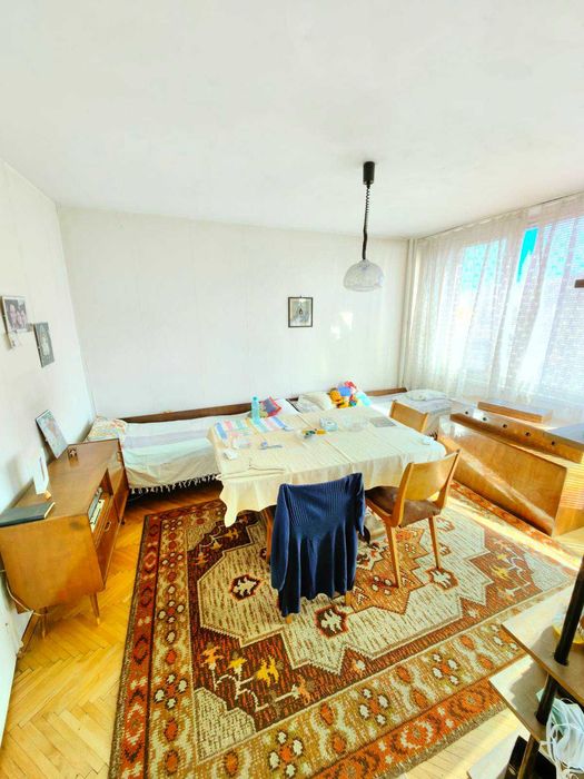 Продава се Тристаен апартамент в Перник, Димова махала - 76 кв.м за 843 €/кв.м - Снимка #1