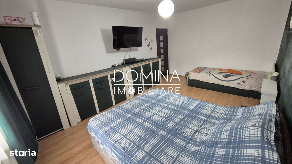 Vanzare apartament 3 camere, 75 mp, situat in Targu Jiu, strada 23 Aug