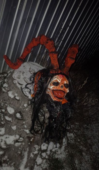 Vând mască krampus