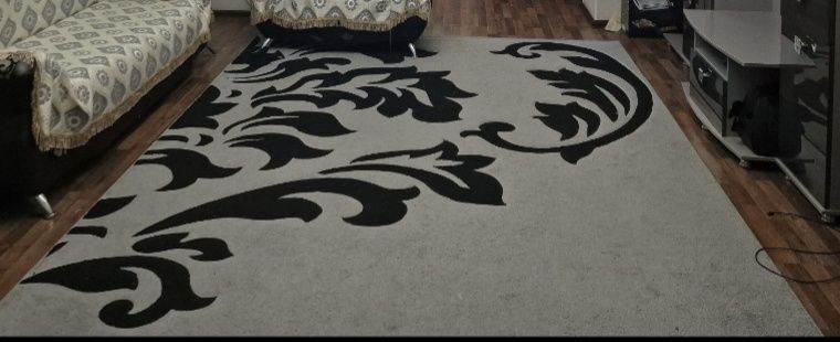 Палас в отличном состоянии