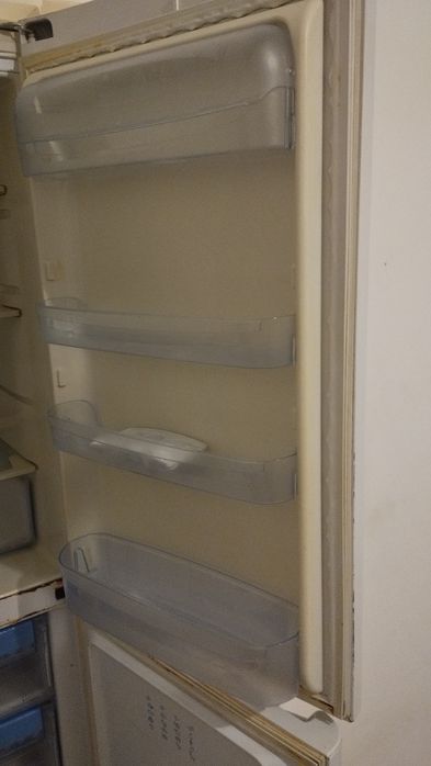 Frigider Indesit /390 lei