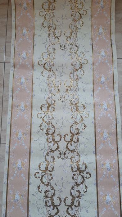 Продам обои,производство Россия