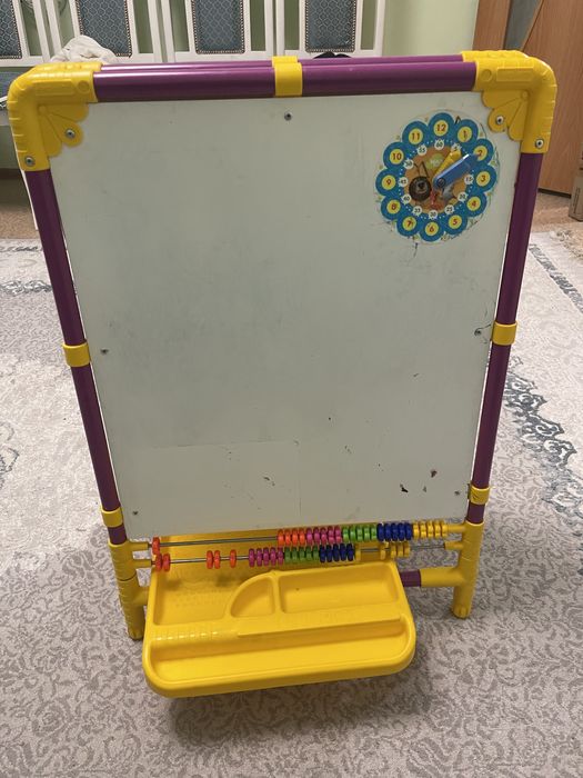 Продам Мольберт в хорошем состоянии