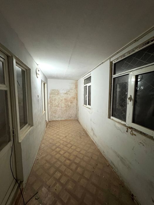 Срочно продаеться 2 комнатная в городе Чирчик раеоне Октяабре бар