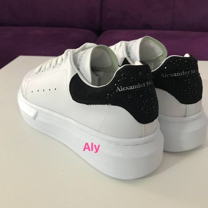 Vând adidași  dama Alexander Mcqueen