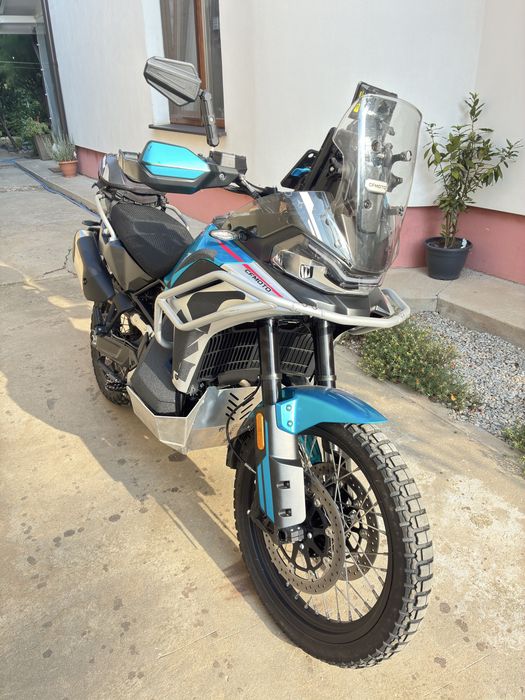 Morocicleta CF Moto 800 MTX