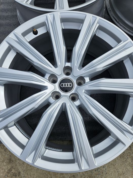 Vând jante r20 Audi Q8 SQ8