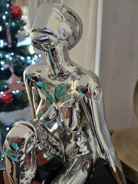 Statueta după Sorayama