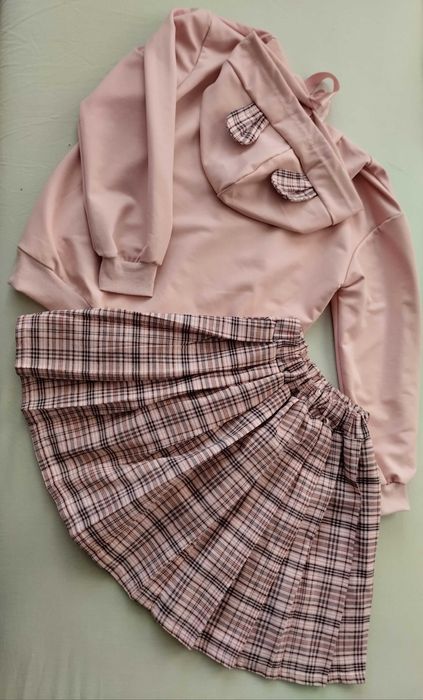 Комплект за момиче, плисирана пола, р.130-140